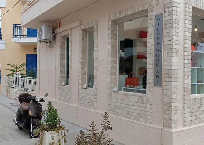 Aeraki Center Apartman *